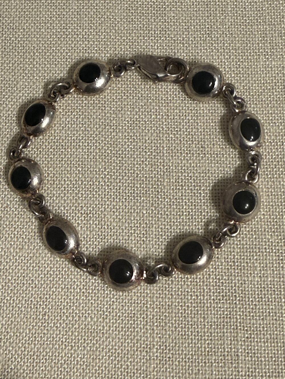 Vintage Liz Claiborne LC Black Cabochon Link Bracelet